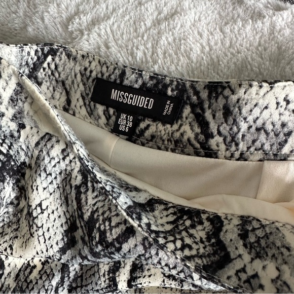 Missguided Snake Print Midi Skirt - Picture 4 of 4